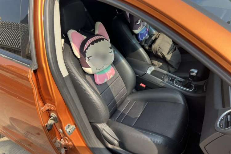 Used MG 6 2014 Hatchback 1.8T Automatic Performance Edition Interior 6