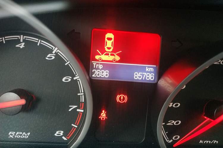 Used MG 6 2014 Hatchback 1.8L Manual Value Edition Odometer Close Up