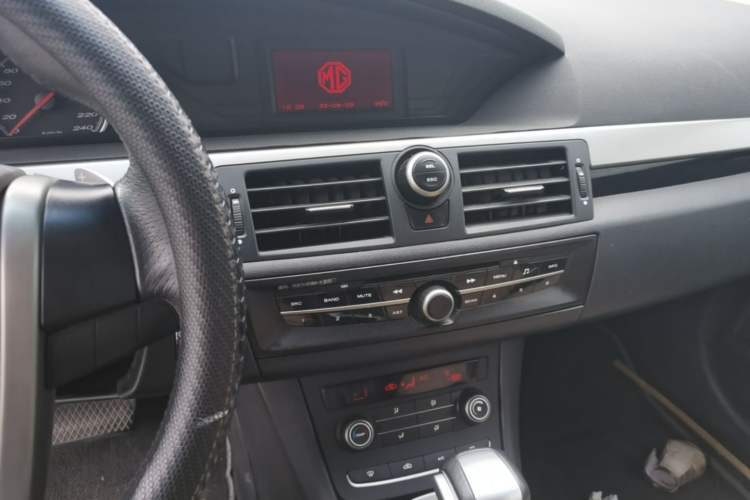 Used MG 6 2014 Hatchback 1.8L Automatic Drive Value Edition Audio And AC Panel