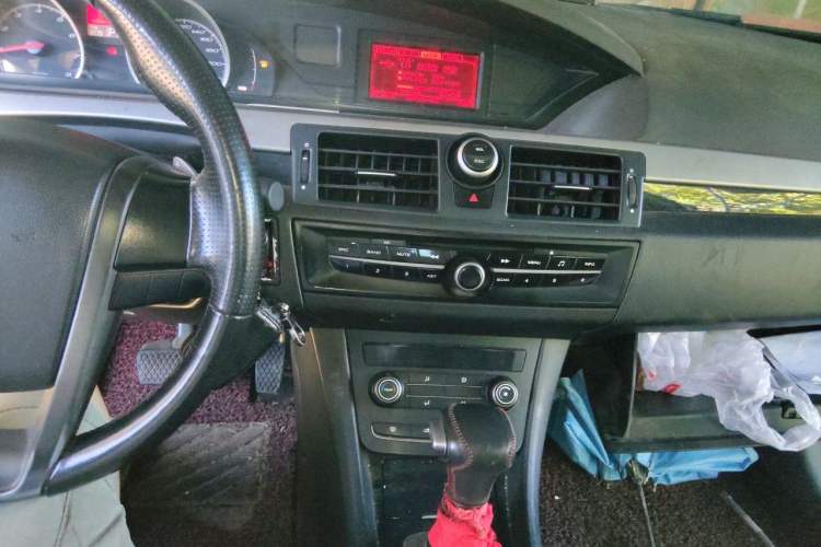 Used MG 6 2014 Hatchback 1.8L Automatic Drive Value Edition Audio And AC Panel