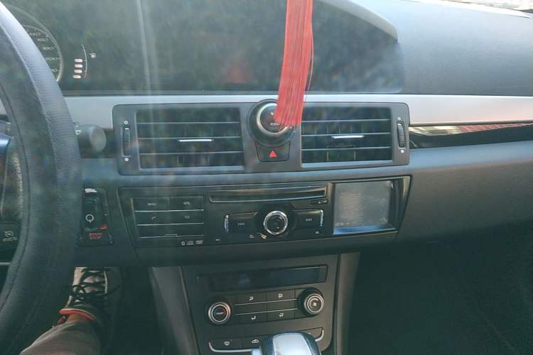 Used MG 6 2014 Hatchback 1.8T Automatic Performance Edition Audio And AC Panel