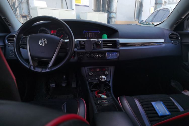 Used MG 6 2014 Hatchback 1.8L Manual Value Edition Center Console