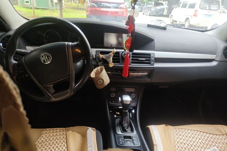 Used MG 6 2014 Hatchback 1.8L Automatic Drive Value Edition Center Console