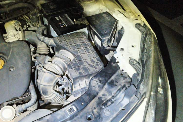 Used MG 6 2014 Hatchback 1.8T Automatic Performance Edition Engine Bay Left