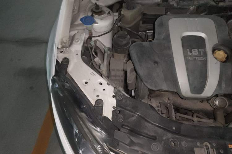 Used MG 6 2014 Hatchback 1.8T Automatic Performance Edition Engine Bay Right