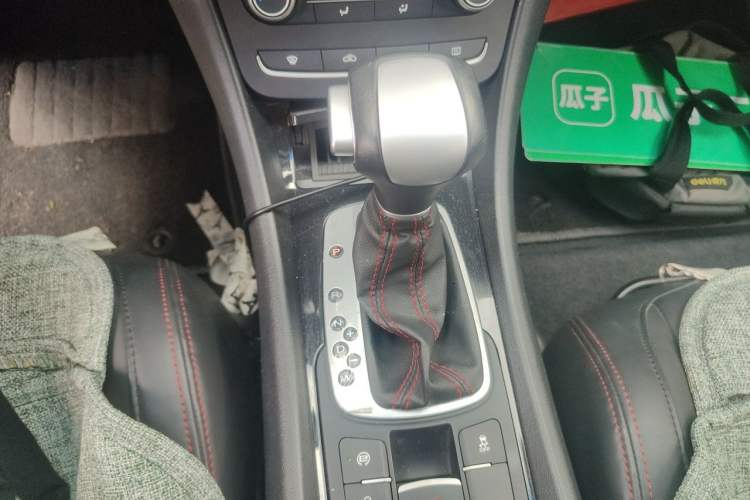 Used MG 6 2014 Hatchback 1.8T Automatic Performance Edition Gear Lever