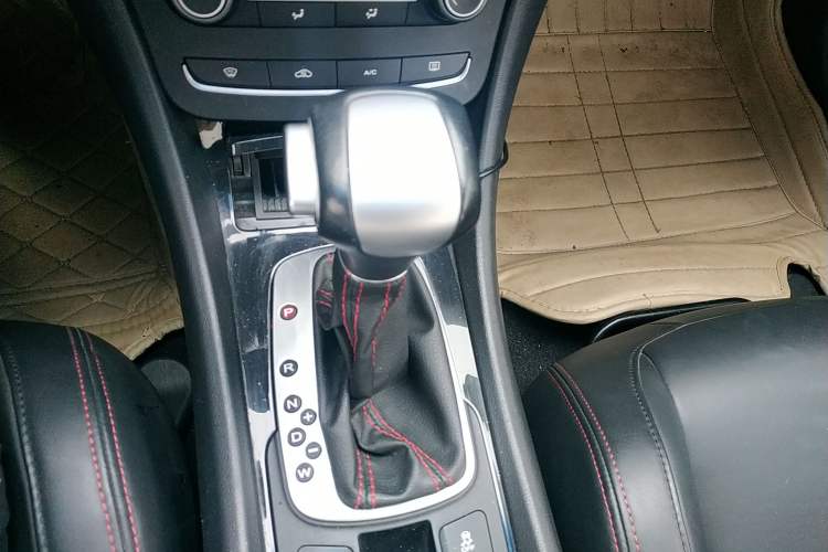 Used MG 6 2014 Hatchback 1.8T Automatic Performance Edition Gear Lever