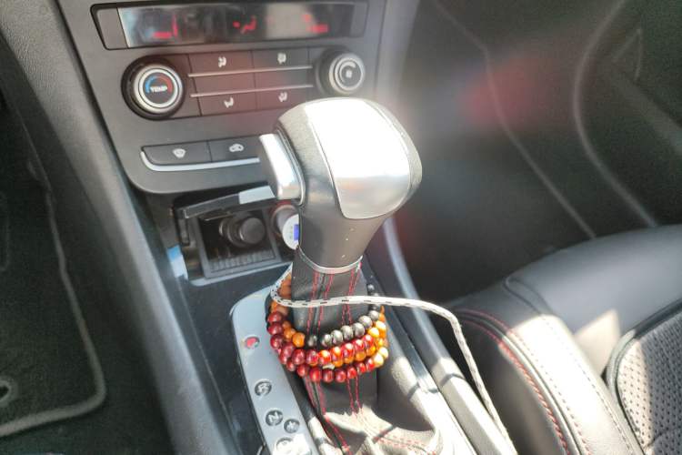 Used MG 6 2014 Hatchback 1.8T Automatic Performance Edition Gear Lever