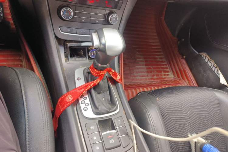 Used MG 6 2014 Hatchback 1.8T Automatic Performance Edition Gear Lever