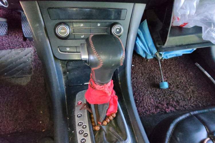 Used MG 6 2014 Hatchback 1.8L Automatic Drive Value Edition Gear Lever