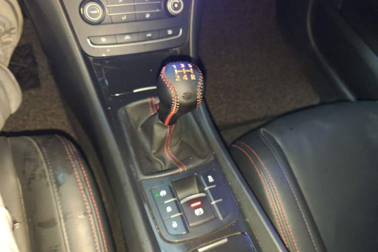 Used MG 6 2014 Hatchback 1.8T Manual Performance Edition Gear Lever