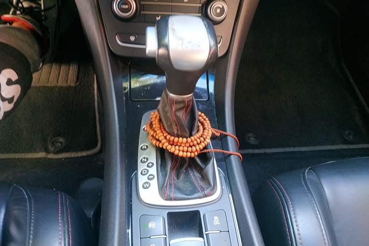 Used MG 6 2014 Hatchback 1.8T Automatic Performance Edition Gear Lever