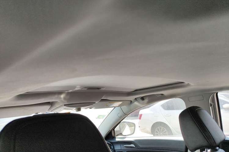 Used MG 6 2014 Hatchback 1.8T Automatic Performance Edition Headliner