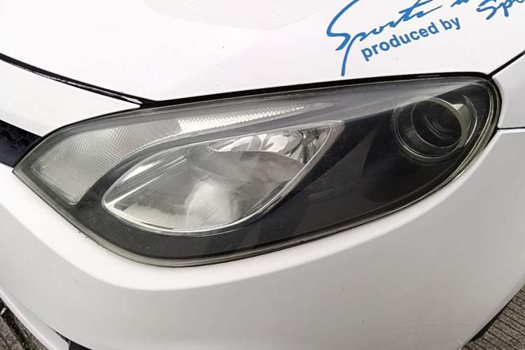 Used MG 6 2014 Hatchback 1.8L Automatic Drive Value Edition Left Front Headlight