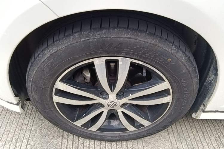 Used MG 6 2014 Hatchback 1.8L Automatic Drive Value Edition Left Front Wheel Hub