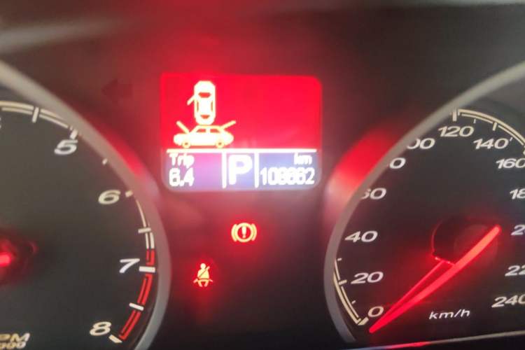 Used MG 6 2014 Hatchback 1.8L Automatic Drive Value Edition Odometer Close Up