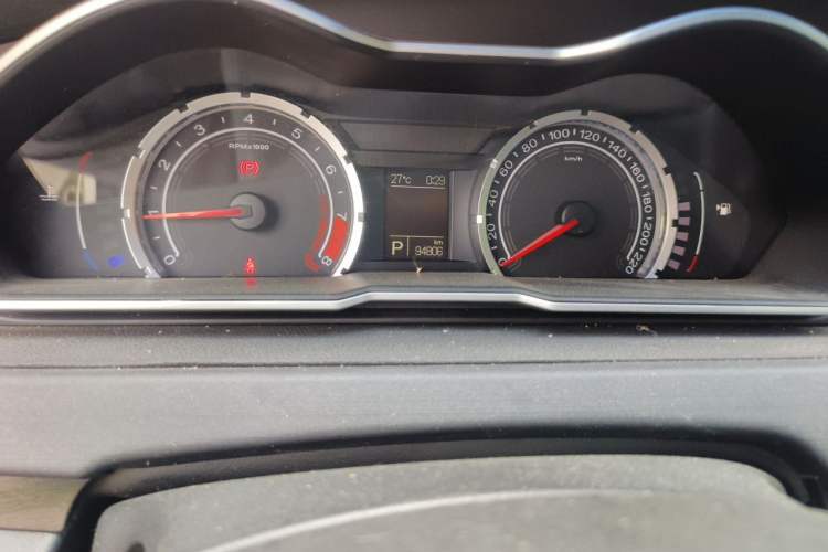 Used MG 6 2014 Hatchback 1.8T Automatic Performance Edition Odometer Close Up