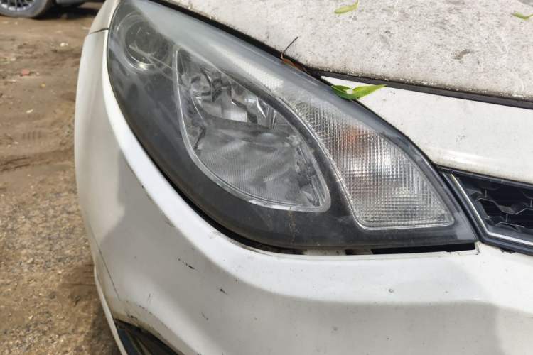 Used MG 6 2014 Hatchback 1.8L Manual Value Edition Right Front Headlight