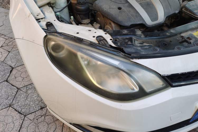 Used MG 6 2014 Hatchback 1.8L Automatic Drive Value Edition Right Front Headlight