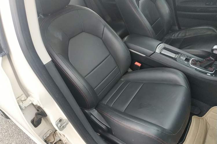 Used MG 6 2014 Hatchback 1.8T Automatic Performance Edition Right Front Seat
