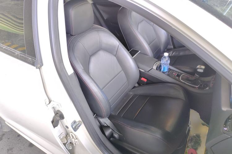 Used MG 6 2014 Hatchback 1.8T Automatic Performance Edition Right Front Seat