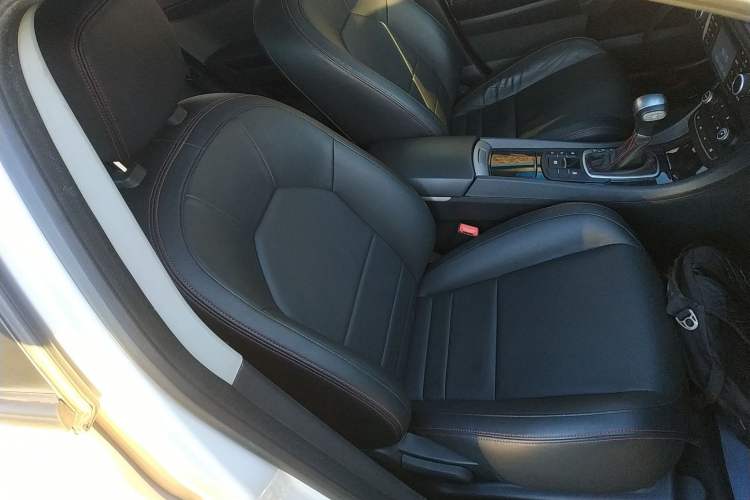 Used MG 6 2014 Hatchback 1.8T Automatic Performance Edition Right Front Seat
