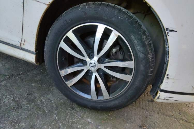 Used MG 6 2014 Hatchback 1.8L Automatic Drive Value Edition Right Front Wheel Hub