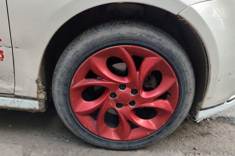 Used MG 6 2014 Hatchback 1.8T Automatic Performance Edition Right Front Wheel Hub