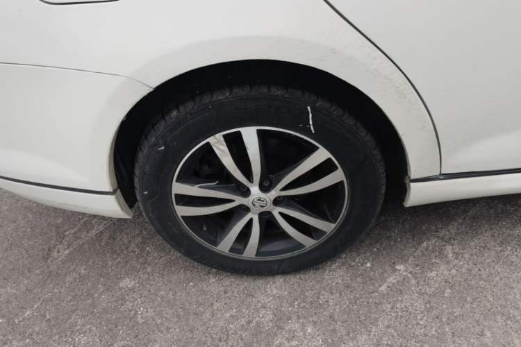 Used MG 6 2014 Hatchback 1.8L Automatic Drive Value Edition Right Rear Wheel Hub