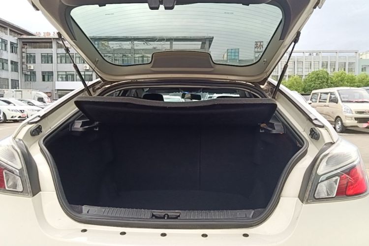Used MG 6 2014 Hatchback 1.8L Automatic Drive Value Edition Trunk