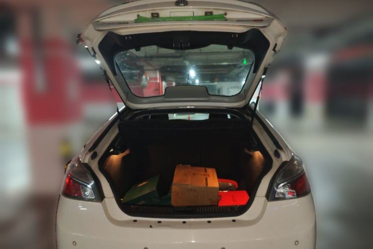 Used MG 6 2014 Hatchback 1.8T Automatic Performance Edition Trunk