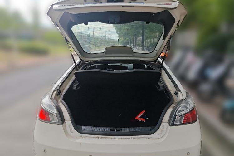 Used MG 6 2014 Hatchback 1.8T Automatic Performance Edition Trunk