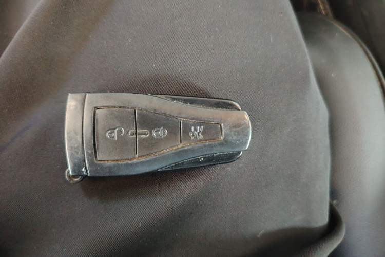 Used MG 6 2014 Hatchback 1.8L Automatic Drive Value Edition Vehicle Key
