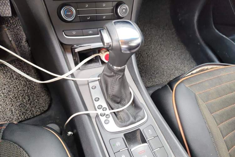 Used MG 6 2015 Hatchback 1.8L 90th Anniversary Track Champion Edition Automatic Comfort Model Gear Lever