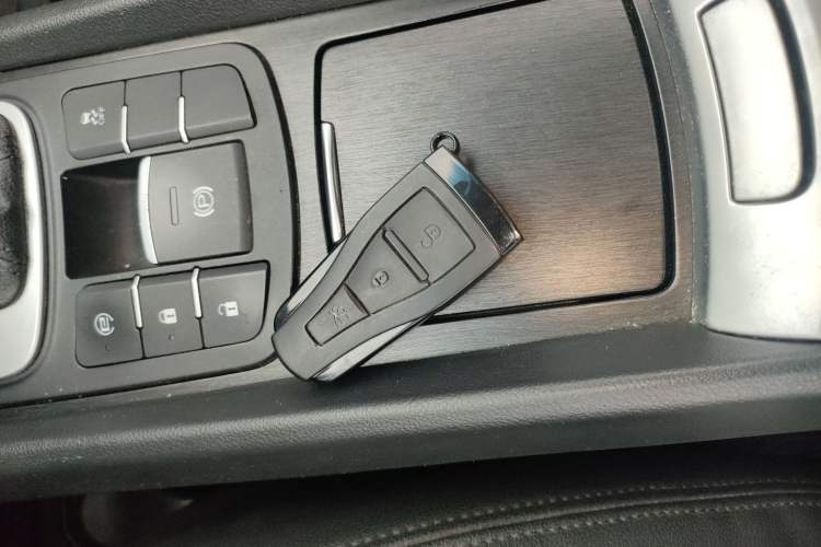 Used MG 6 2015 Hatchback 1.8T 90th Anniversary Track Champion Edition Automatic inkaNet Elite Model Interior 1