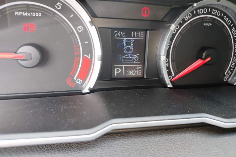 Used MG 6 2015 Hatchback 1.8L 90th Anniversary Track Champion Edition Automatic Comfort Model Odometer Close Up