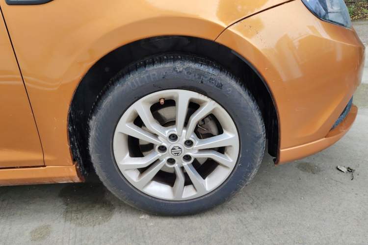 Used MG 6 2015 Hatchback 1.8L 90th Anniversary Track Champion Edition Automatic Comfort Model Right Front Wheel Hub