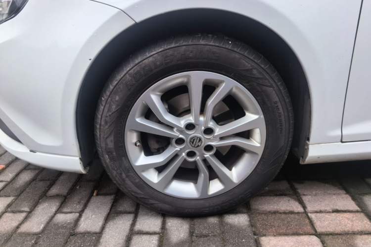 Used MG 6 2015 Hatchback 1.8L 90th Anniversary Track Champion Edition Automatic Comfort Model Left Front Wheel Hub