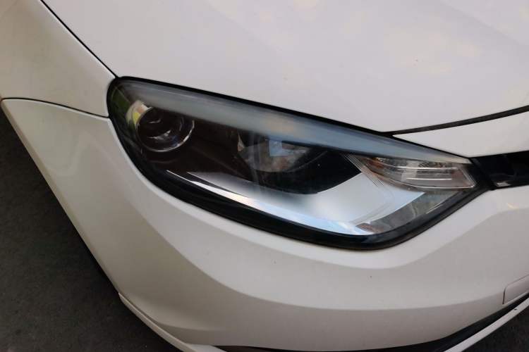 Used MG 6 2015 Hatchback 1.8T 90th Anniversary Track Champion Edition Automatic inkaNet Elite Model Right Front Headlight