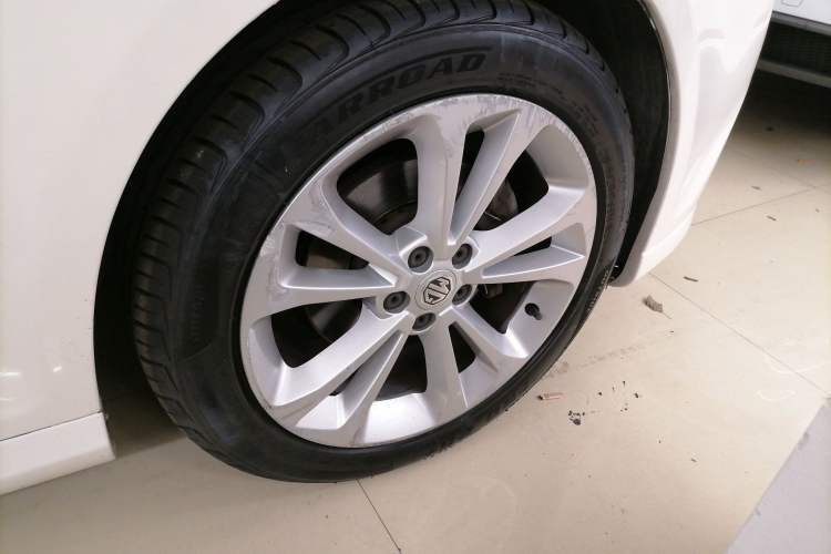 Used MG 6 2015 Hatchback 1.8T 90th Anniversary Track Champion Edition Automatic inkaNet Elite Model Right Front Wheel Hub
