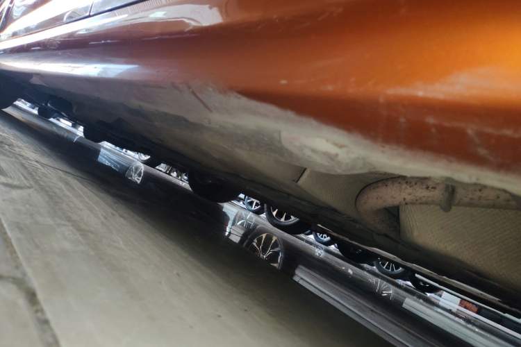 Used MG 6 2015 Hatchback 1.8L 90th Anniversary Track Champion Edition Manual Comfort Model Left Side Sill