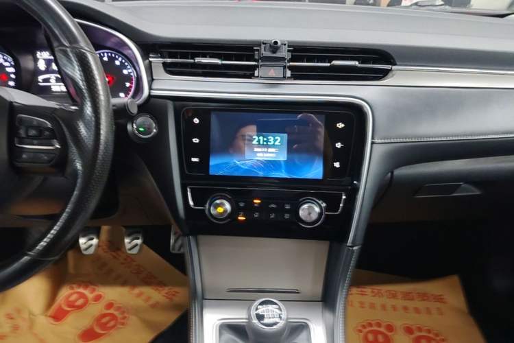 Used MG 6 2017 20T Manual Luxury Smart Connect Version China V Standard Audio And AC Panel