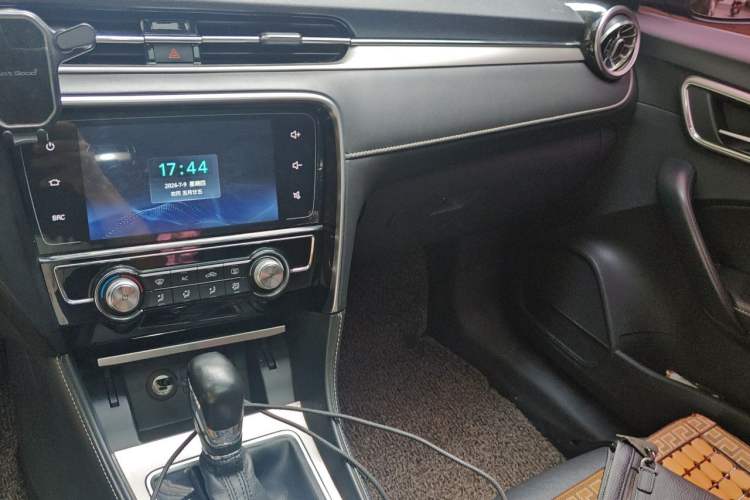 Used MG 6 2017 20T Automatic Luxury Smart Connect Version China V Standard Audio And AC Panel