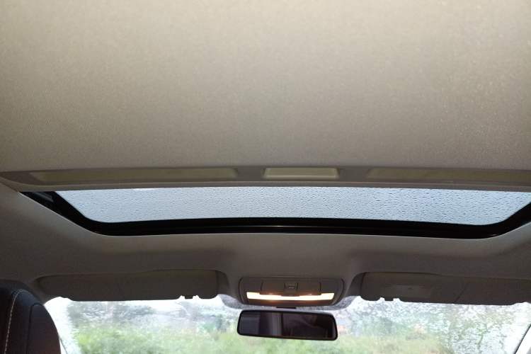 Used MG 6 2017 20T Manual Luxury Smart Connect Version China V Standard Headliner
