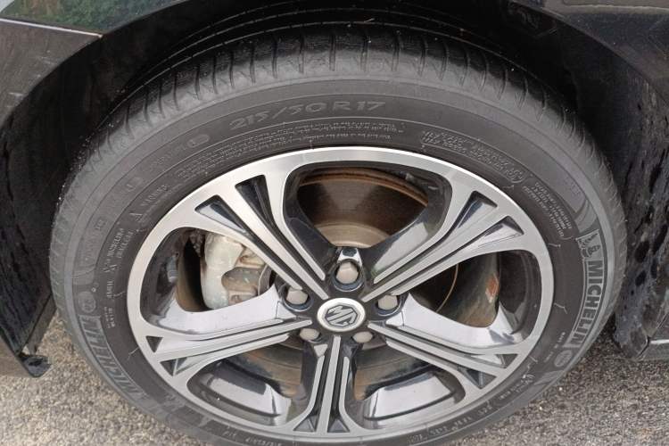 Used MG 6 2017 20T Manual Luxury Smart Connect Version China V Standard Left Front Wheel Hub