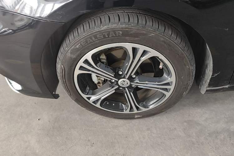 Used MG 6 2017 20T Automatic Luxury Smart Connect Version China V Standard Left Front Wheel Hub