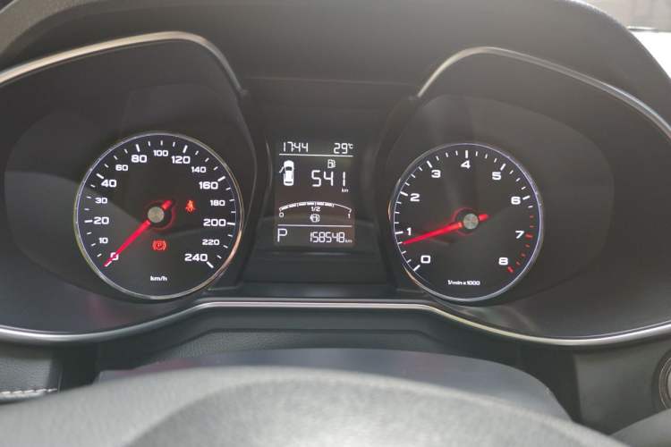 Used MG 6 2017 20T Automatic Luxury Smart Connect Version China V Standard Odometer Close Up