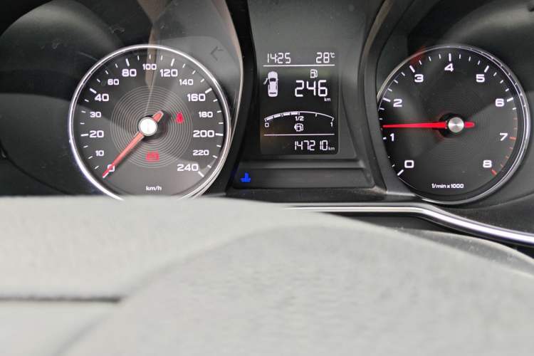 Used MG 6 2017 20T Manual Elite Smart Connect Version China V Standard Odometer Close Up