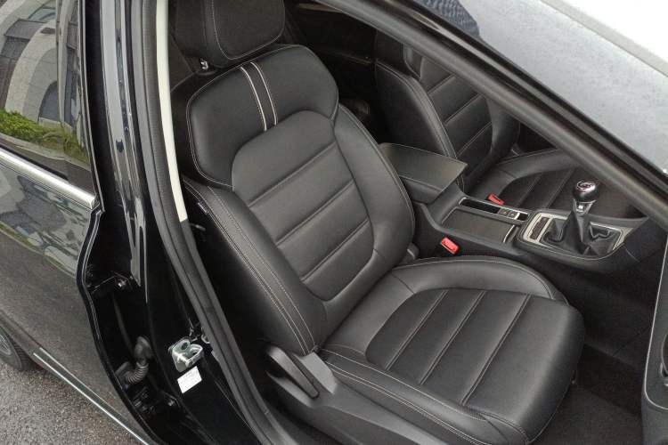 Used MG 6 2017 20T Manual Luxury Smart Connect Version China V Standard Right Front Seat