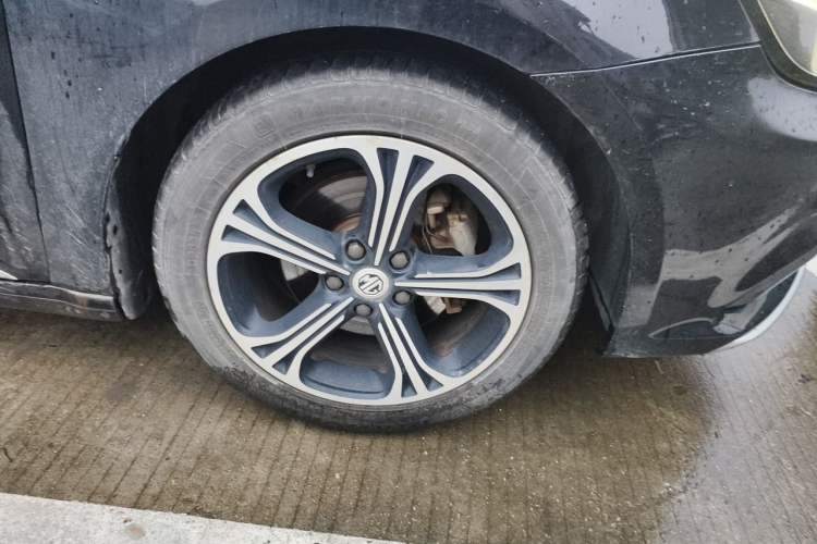 Used MG 6 2017 20T Automatic Luxury Smart Connect Version China V Standard Right Front Wheel Hub